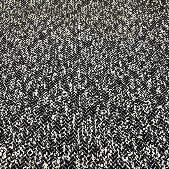 Express Womens Size 12 Black & White Abstract Print Back Zip Straight Skirt EUC - Picture 11 of 13